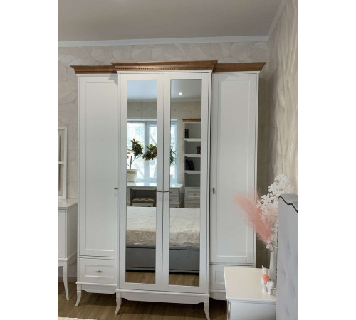 Четырехстворчатый шкаф для одежды Римини MUR-118-04 с зеркалом